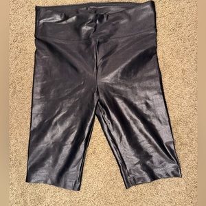 Koral shiny biker shorts